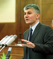 Zoran Đinđić za govornicom skupštine Srbije